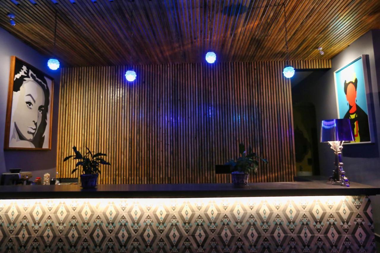 Casa Chukum Hotel Bacalar Bagian luar foto The interior of the station