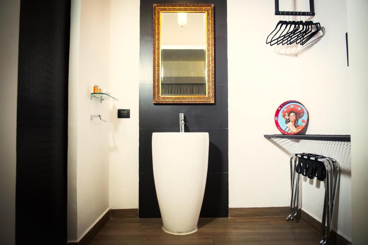 Casa Chukum Hotel Bacalar Bagian luar foto A freestanding sink